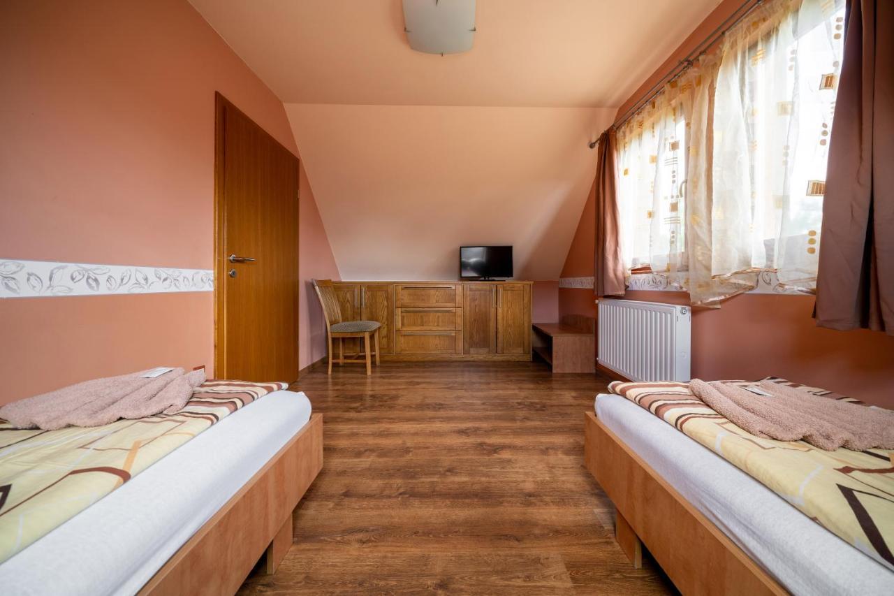 Szenti Vendeghaz Bed & Breakfast Gyor Bagian luar foto