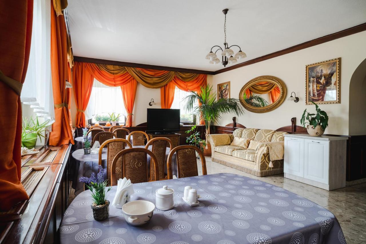 Szenti Vendeghaz Bed & Breakfast Gyor Bagian luar foto