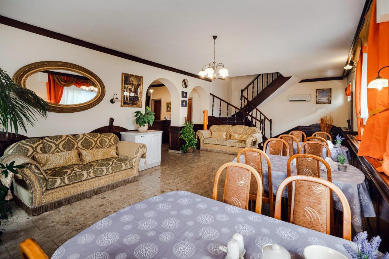 Szenti Vendeghaz Bed & Breakfast Gyor Bagian luar foto