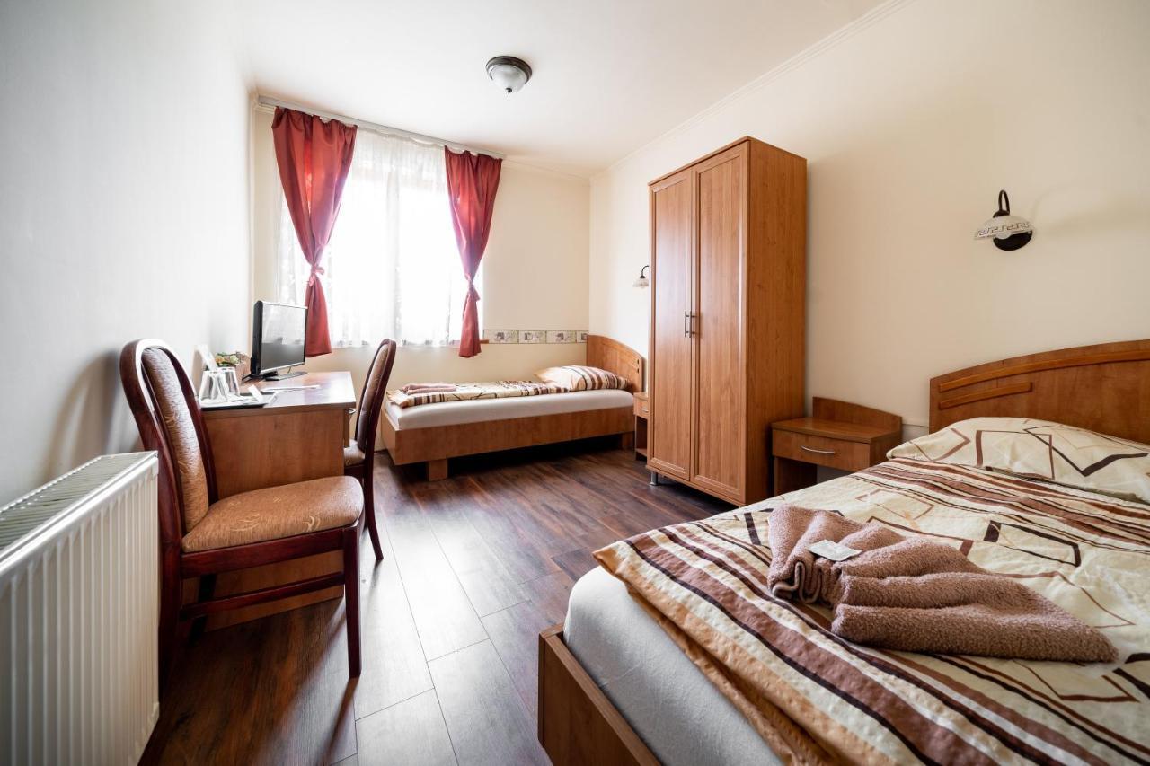 Szenti Vendeghaz Bed & Breakfast Gyor Bagian luar foto