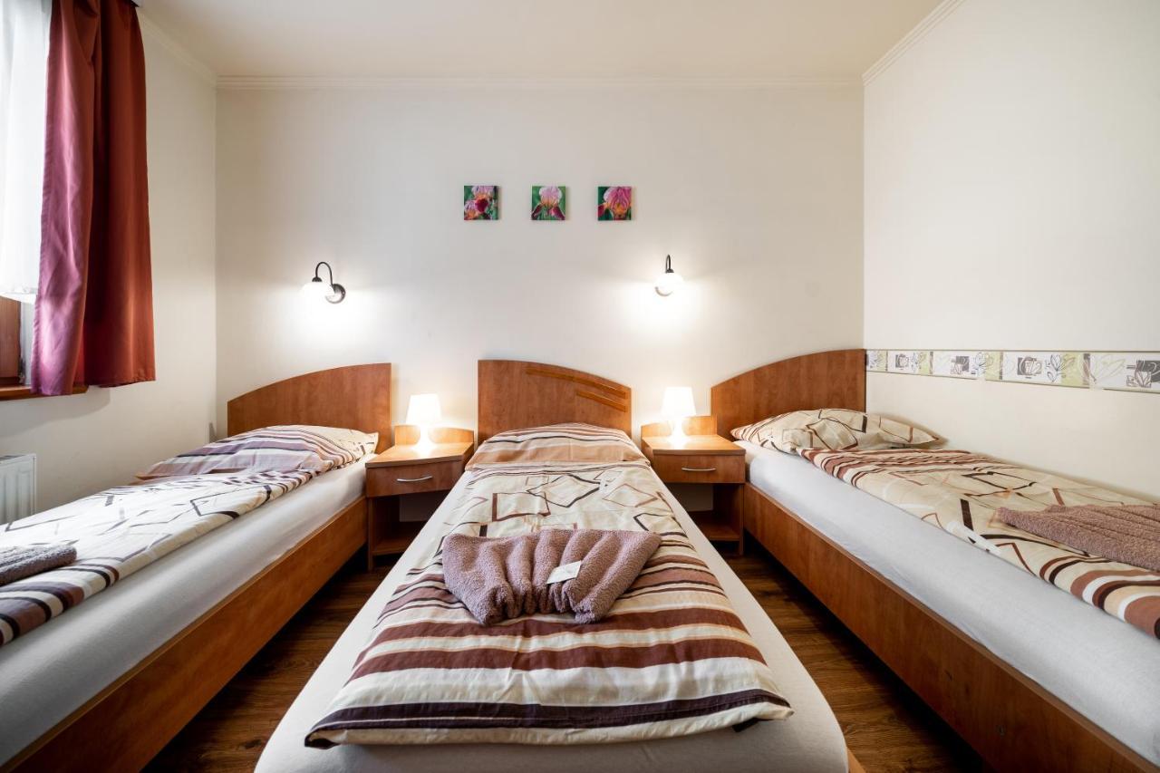 Szenti Vendeghaz Bed & Breakfast Gyor Bagian luar foto