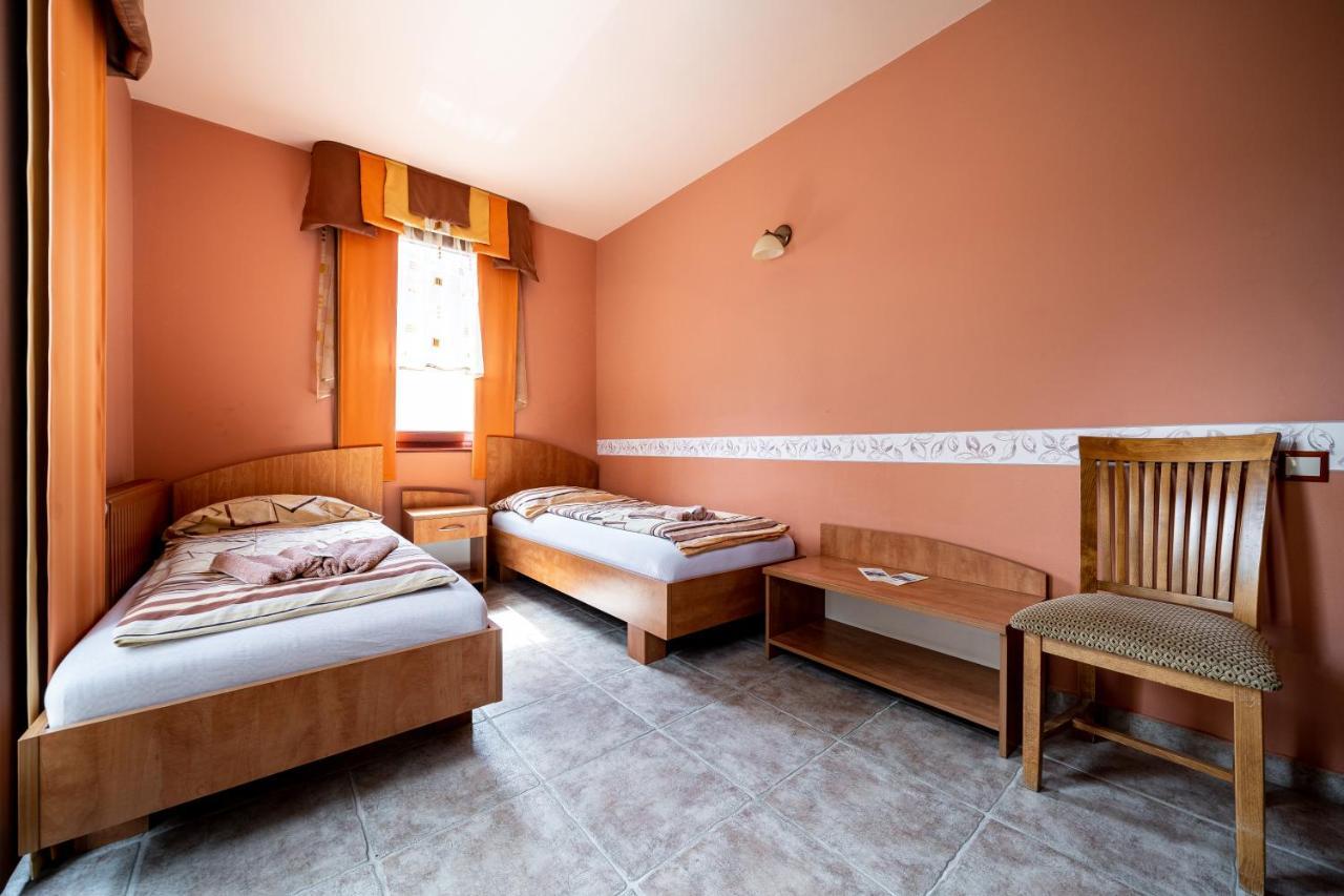 Szenti Vendeghaz Bed & Breakfast Gyor Bagian luar foto