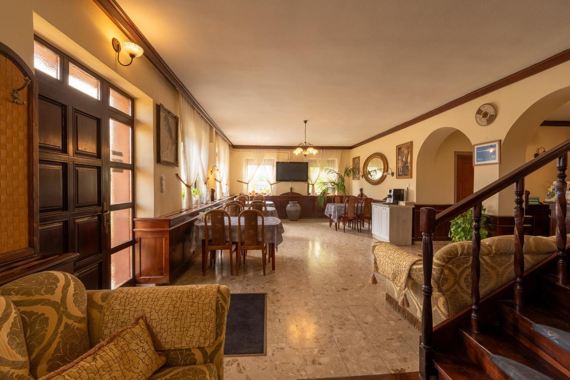 Szenti Vendeghaz Bed & Breakfast Gyor Bagian luar foto