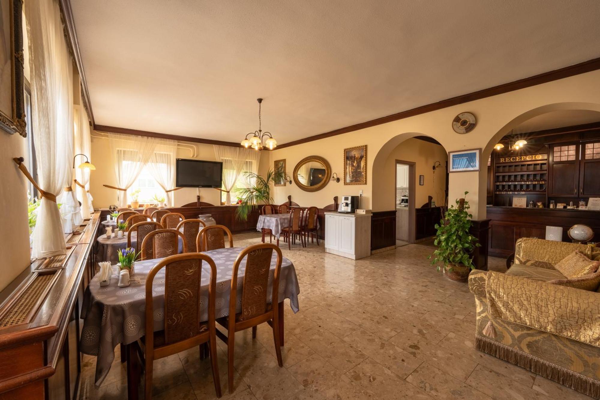 Szenti Vendeghaz Bed & Breakfast Gyor Bagian luar foto