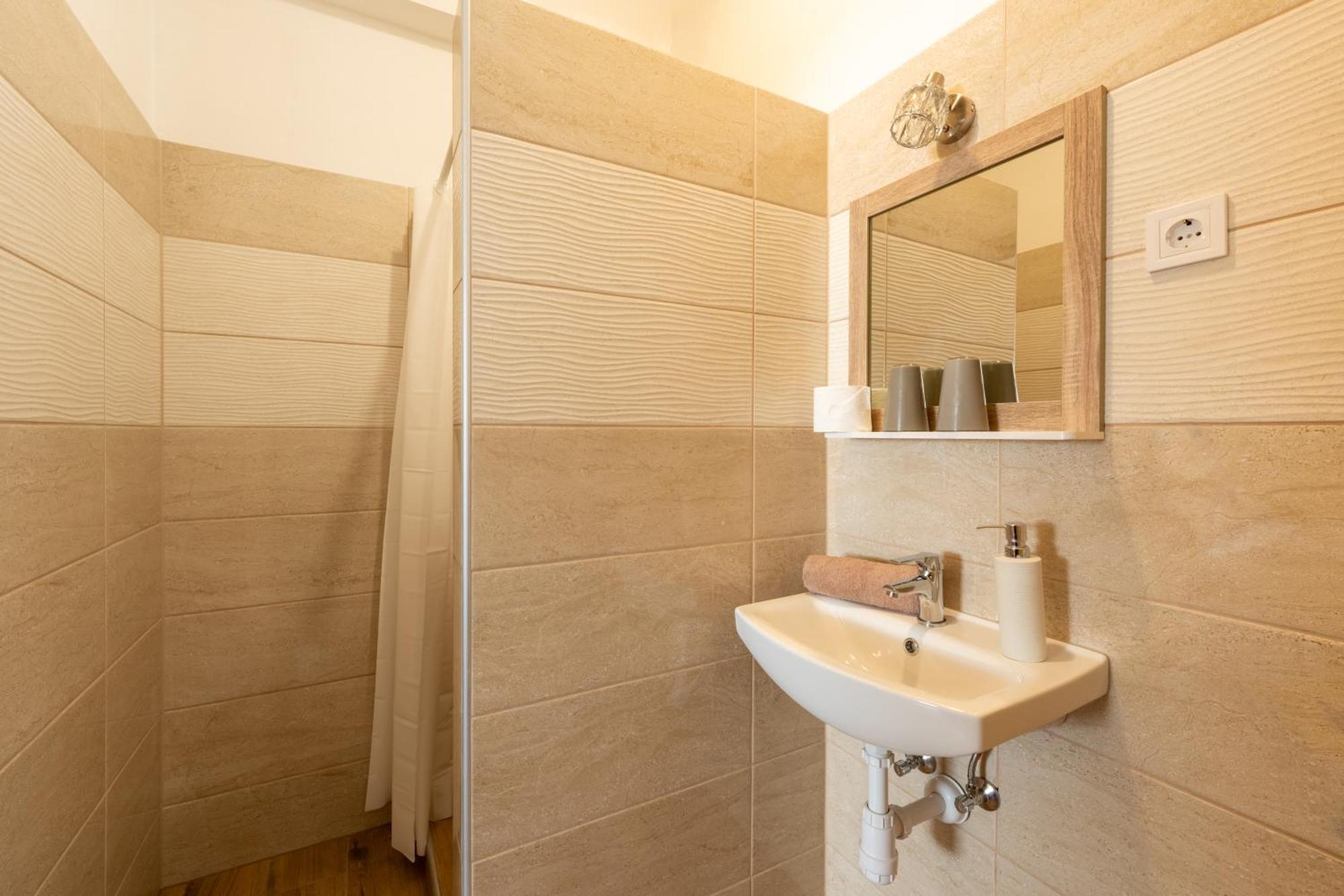 Szenti Vendeghaz Bed & Breakfast Gyor Bagian luar foto